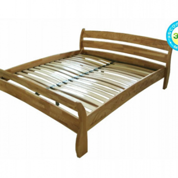 Кровать двухспальная с низкой деревянной спинкой и ламелями